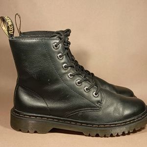 Dr  Marten's Women's Luana Combat Black Boots Size 9